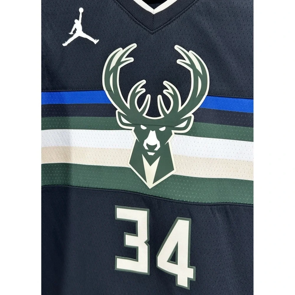 Nike Giannis Antetokounmpo #34 Milwaukee Bucks Statement Edition Jersey Medium